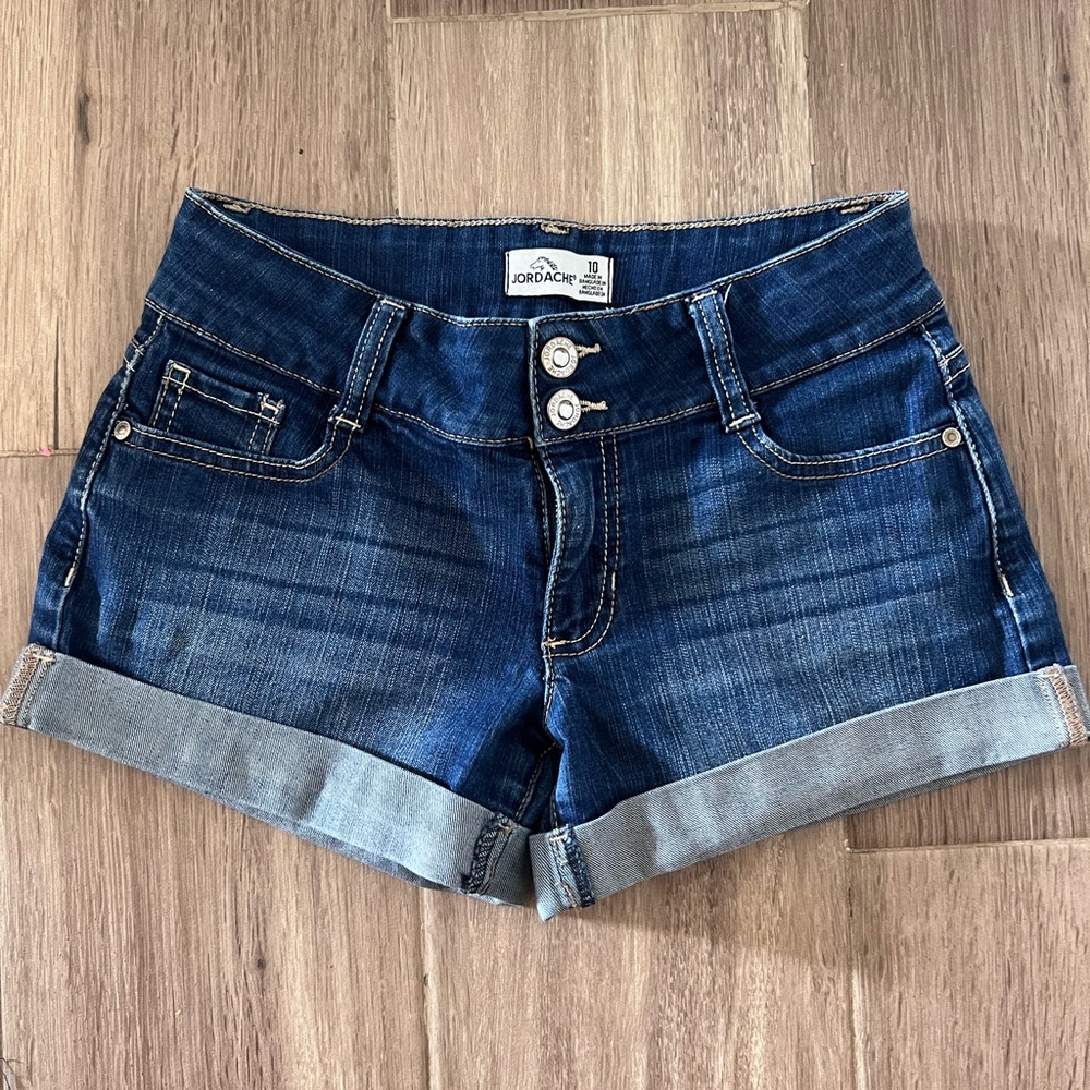 Jordache blue Jean girl shorts.